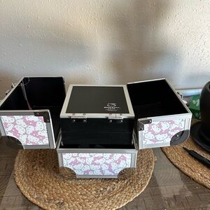 Hello Kitty makeup case